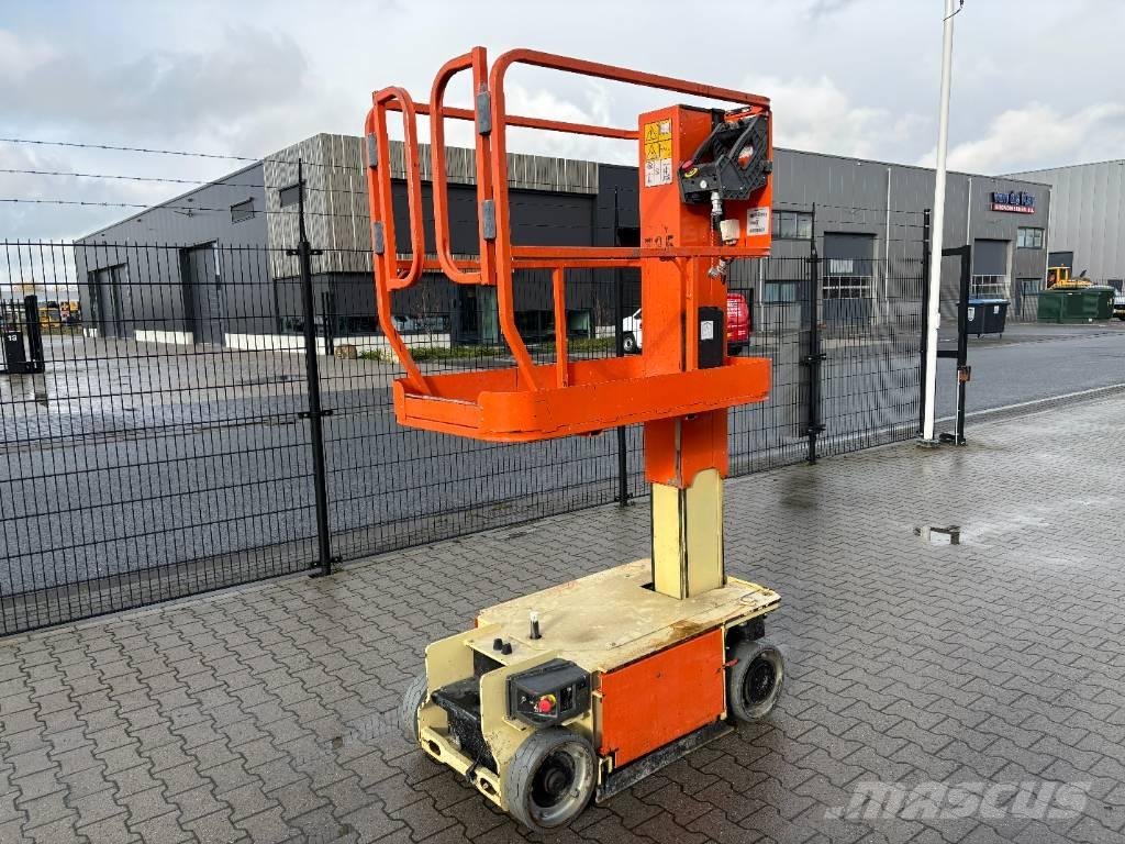 JLG 1230ES Вертикальні щоглові підйомники