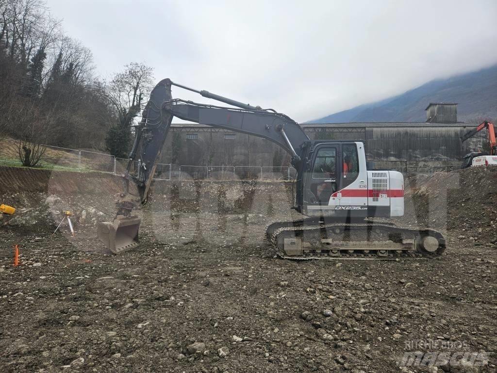 Doosan DX 235 LCR Гусеничні екскаватори