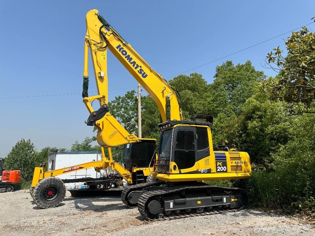 Komatsu PC200-8 Гусеничні екскаватори