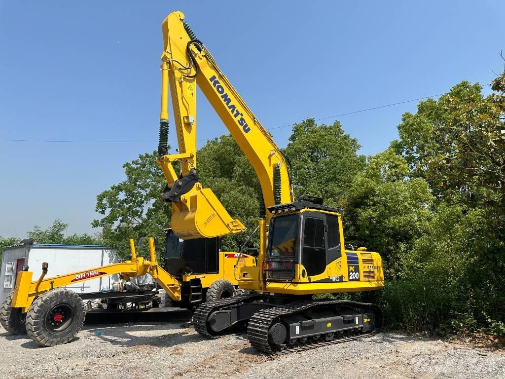 Komatsu PC200-8 Гусеничні екскаватори