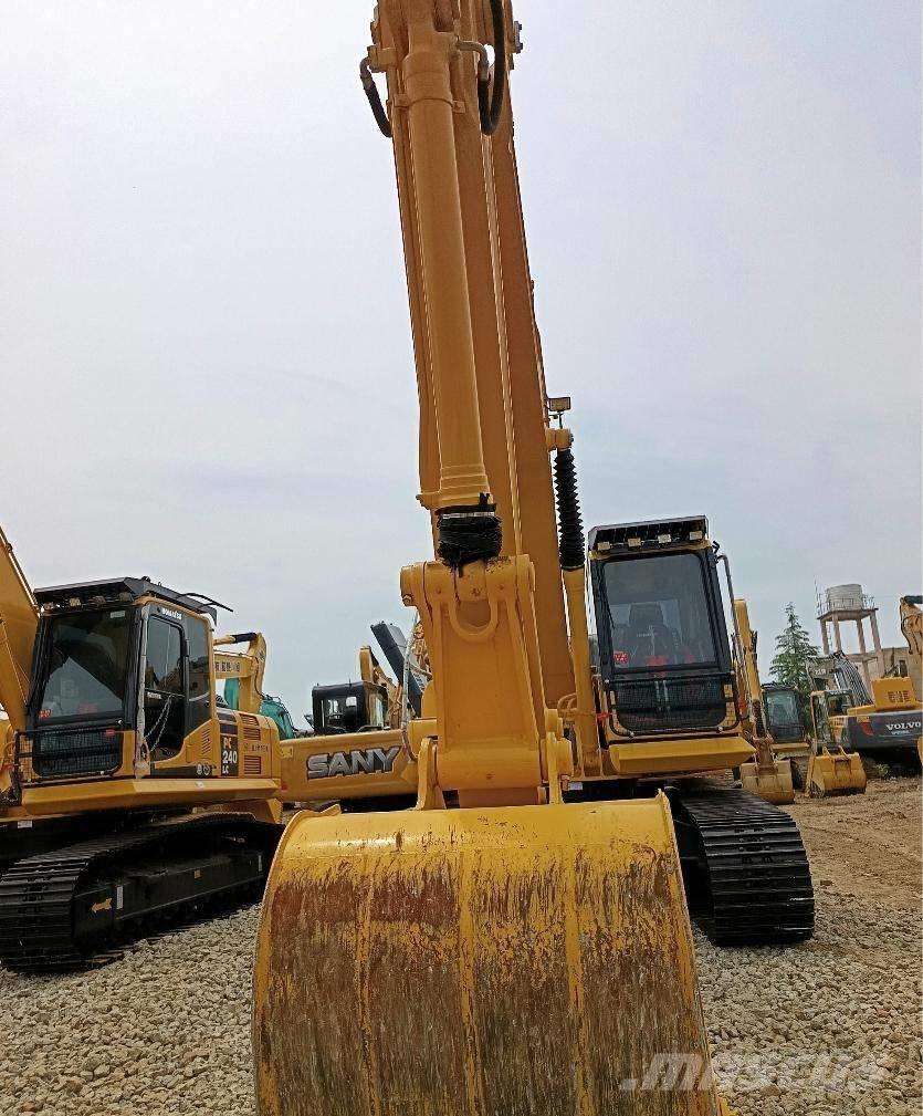 Komatsu PC 210 Гусеничні екскаватори