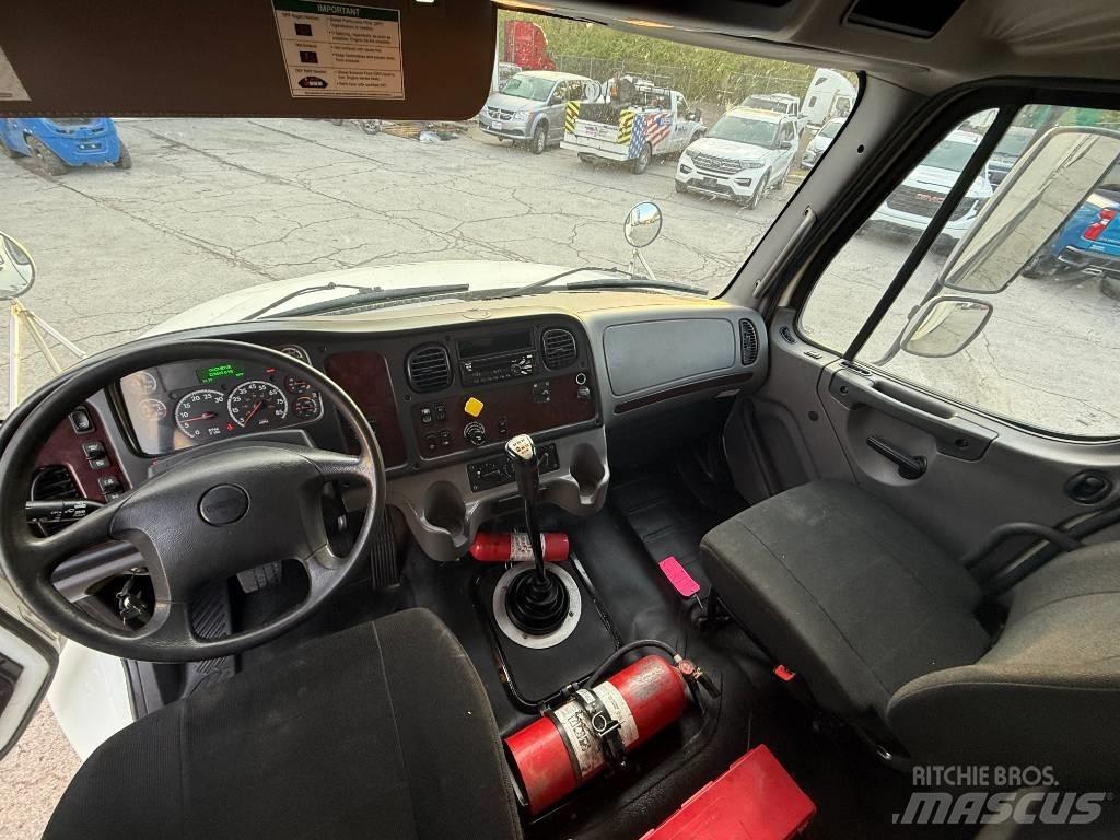 Freightliner M 106 Фургони