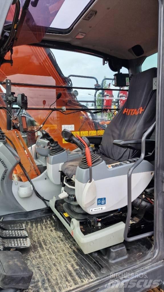 Hitachi ZX250LC-6 Гусеничні екскаватори