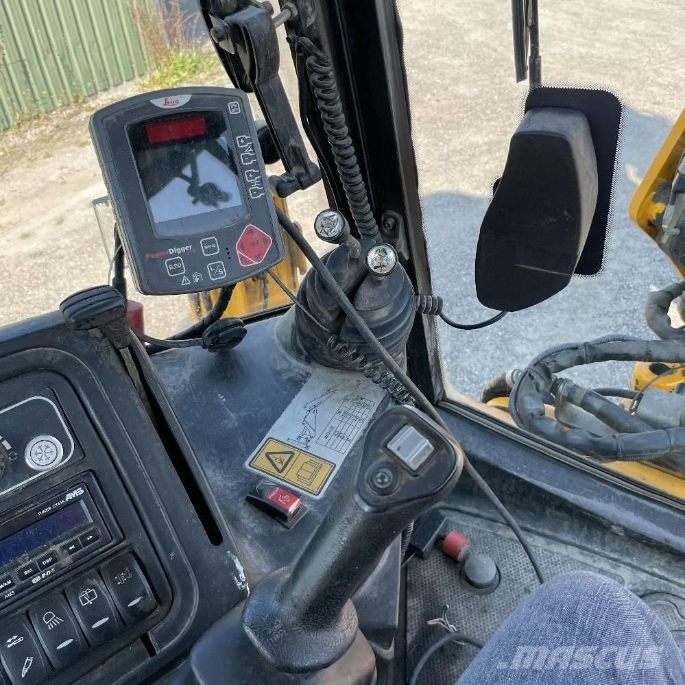 JCB 4 CX Екскаватори-навантажувачі
