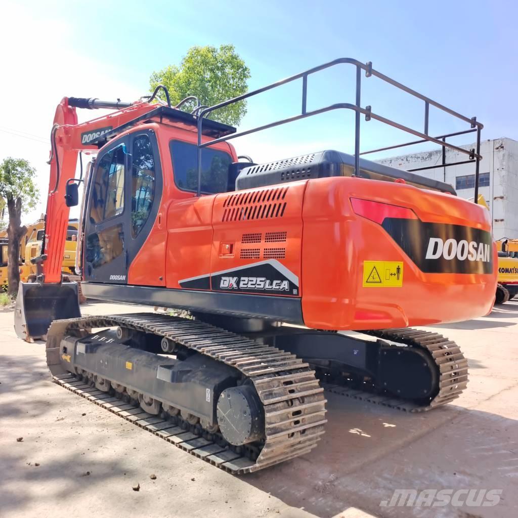 Doosan DX 225 LCA Гусеничні екскаватори
