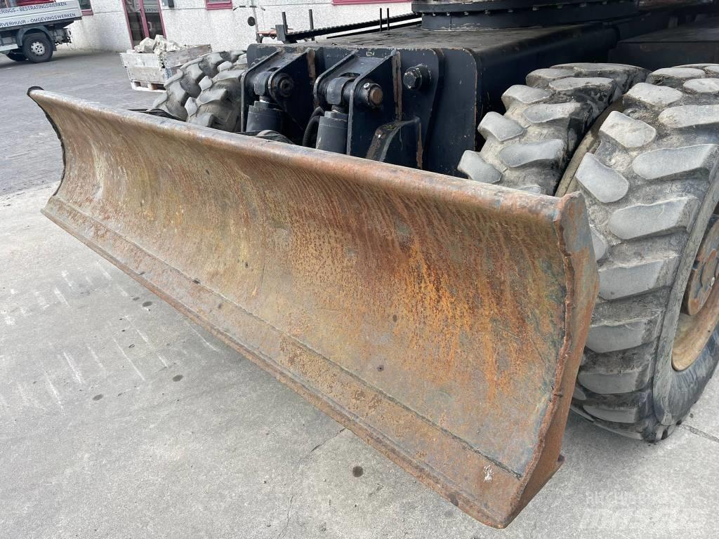 JCB JS 145 W Колісні екскаватори