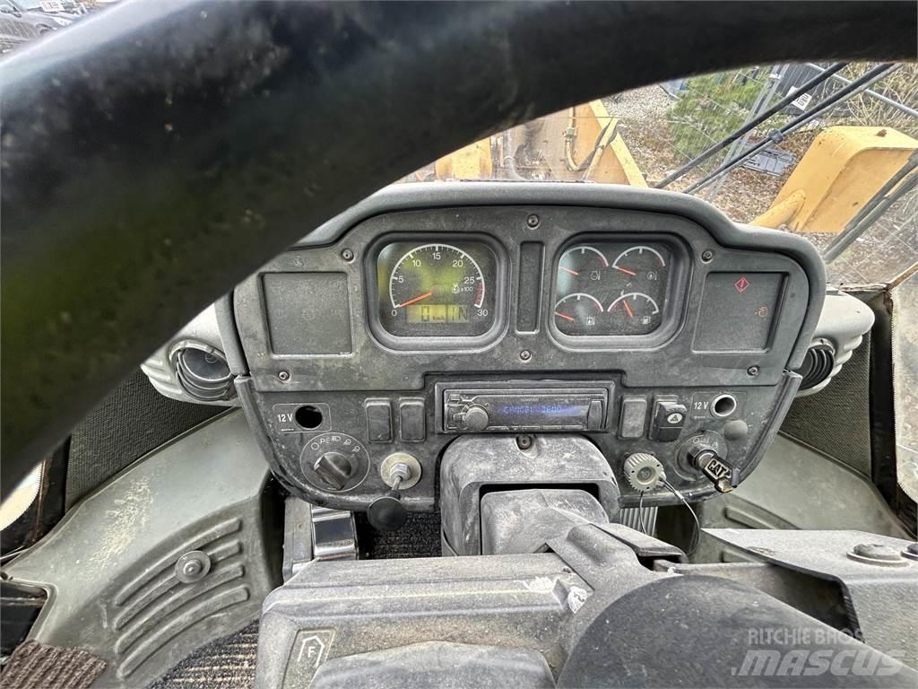 CAT 962H Фронтальні навантажувачі