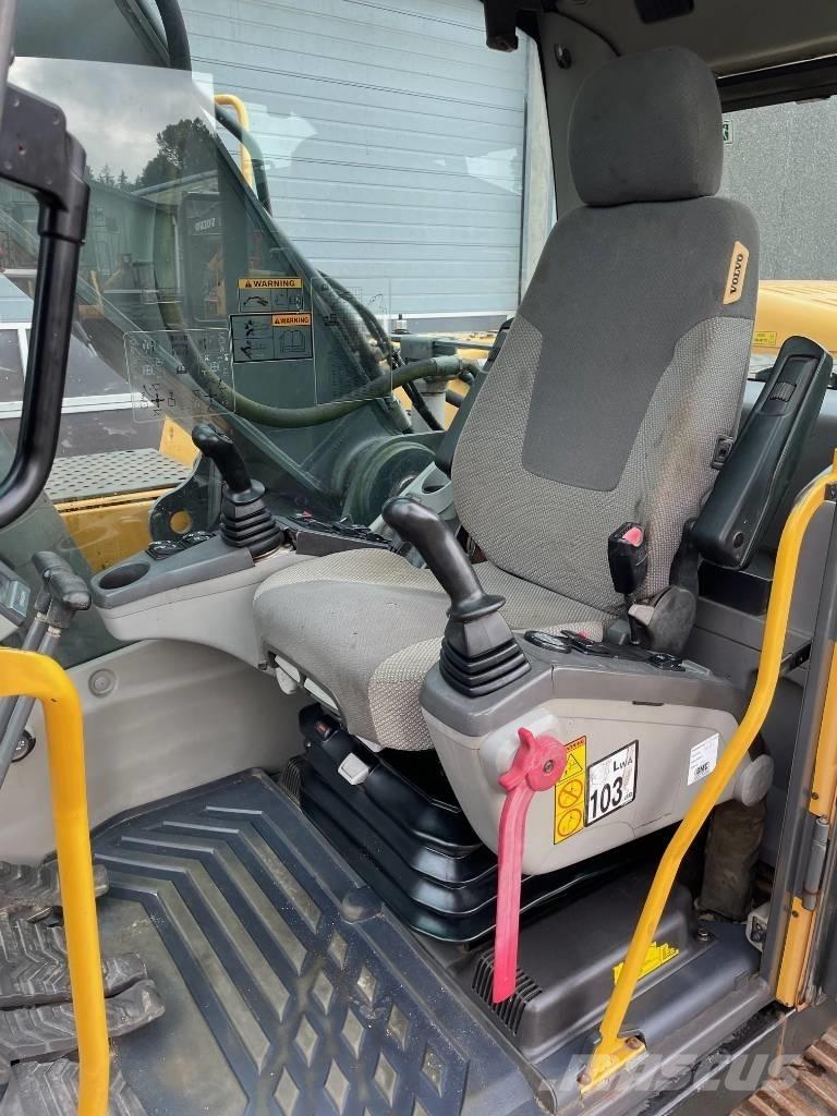 Volvo EC240C Гусеничні екскаватори