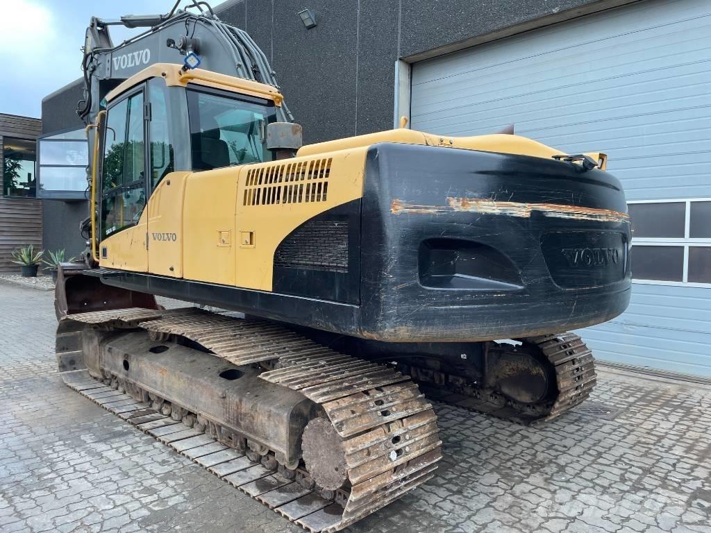 Volvo EC240C Гусеничні екскаватори