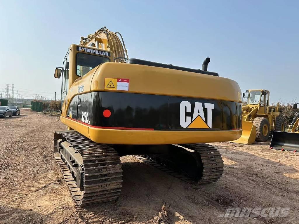 CAT 325 CL Гусеничні екскаватори