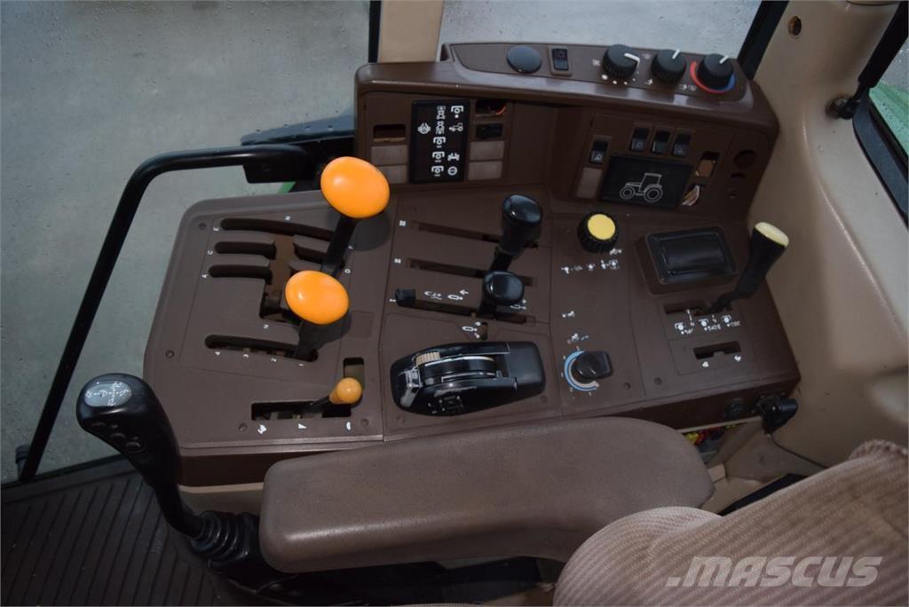 John Deere 6210 Трактори