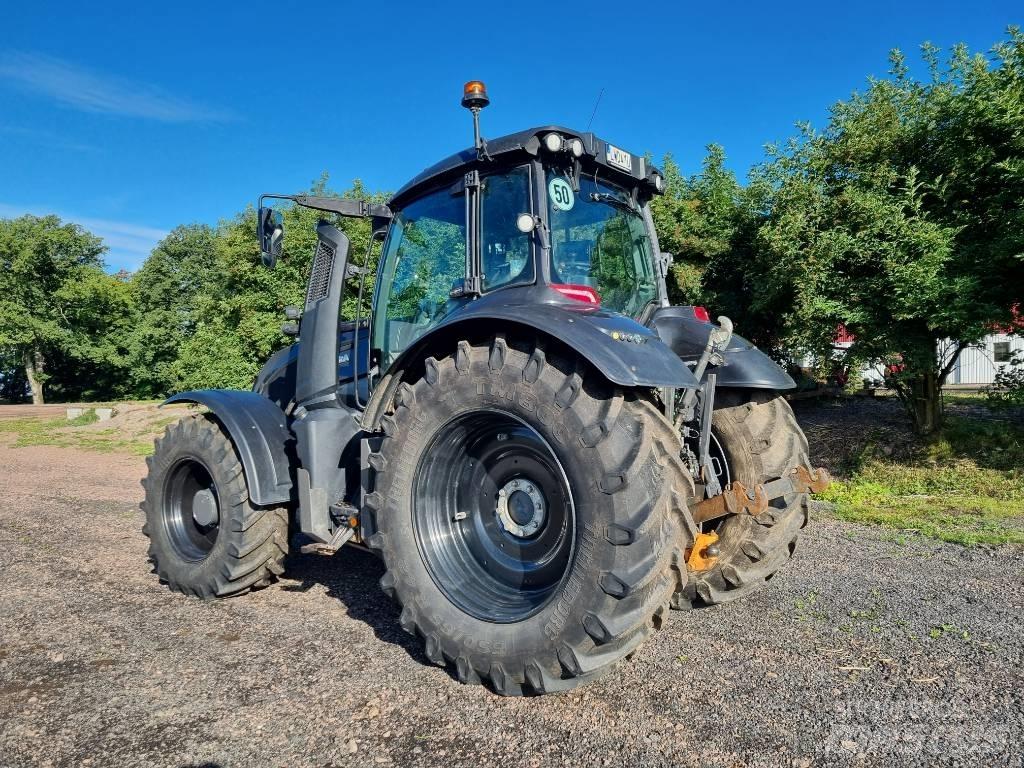 Valtra T175D Трактори