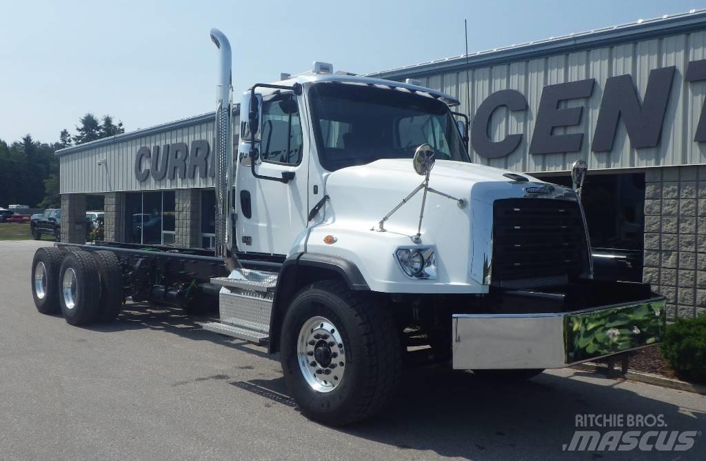 Freightliner 114 SD Шасі з кабіною