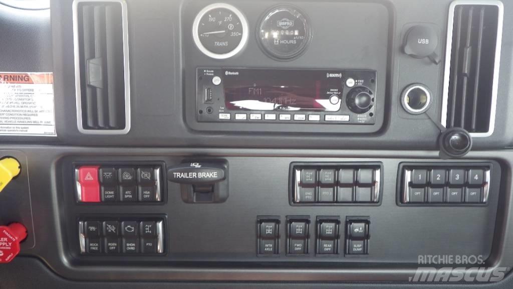 Freightliner 114 SD Шасі з кабіною