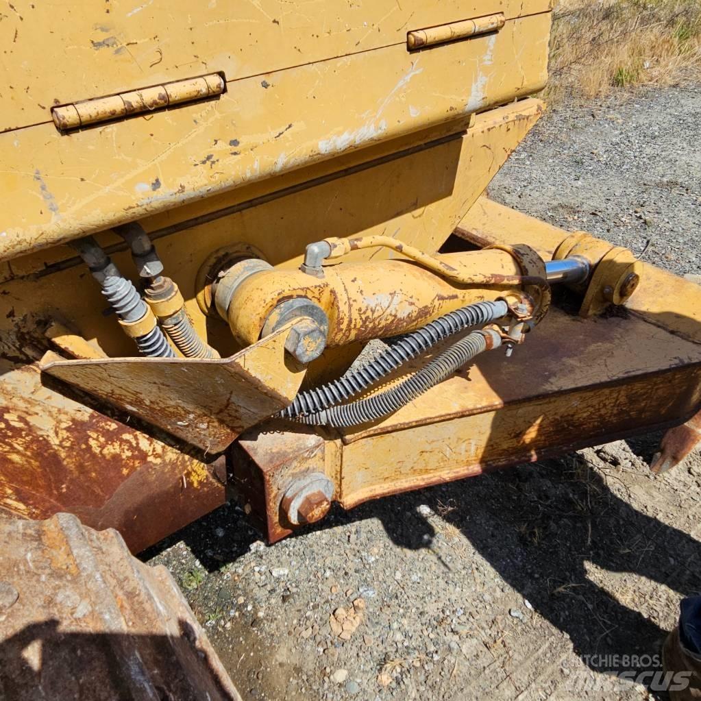 CAT 953C Гусеничні вантажники