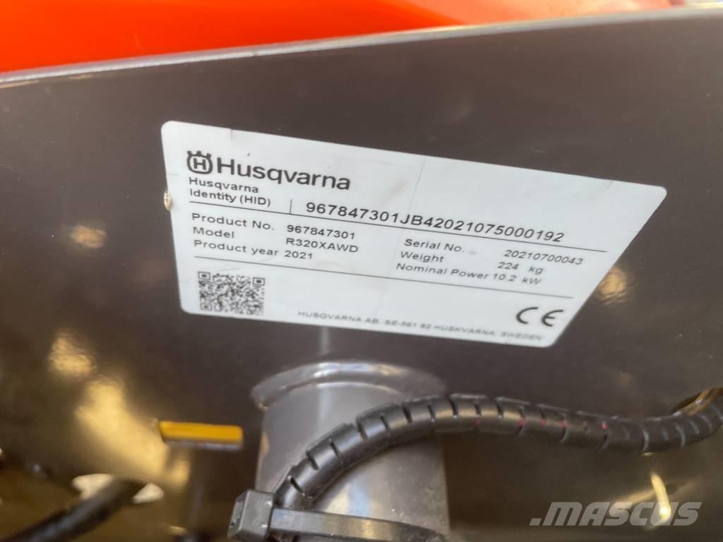 Husqvarna R320X AWD Самохідні газонокосарки