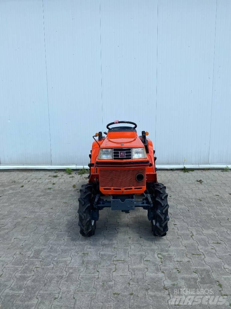 Kubota B 40 Трактори