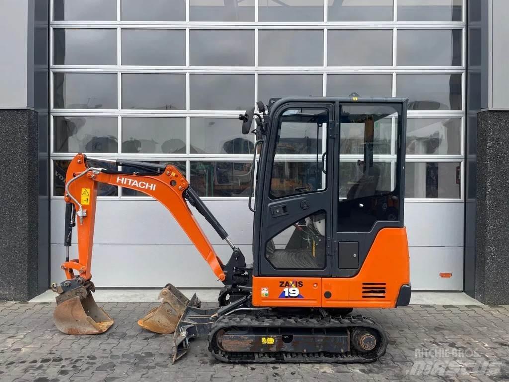 Hitachi ZX19-6 Міні-екскаватори < 7т