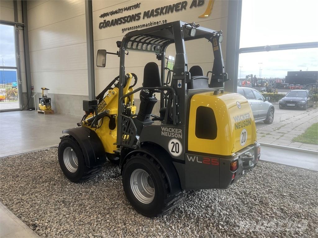 Wacker Neuson WL 25 Фронтальні навантажувачі