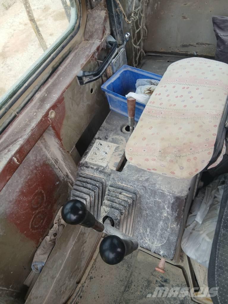 Komatsu WA 600-1 Фронтальні навантажувачі