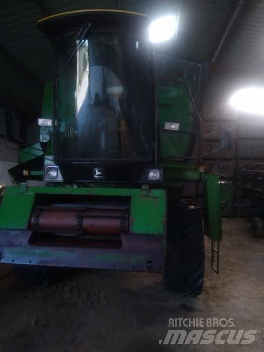 John Deere 1065 Зернозбиральні комбайни