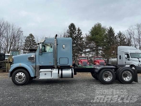 Freightliner 122SD Тягачі