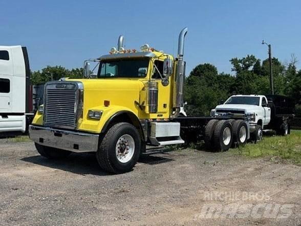 Freightliner FLD120 Шасі з кабіною