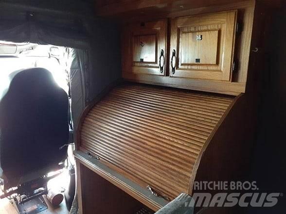 Kenworth T600 Тягачі