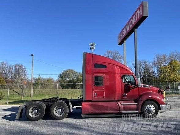 Kenworth T680 Тягачі