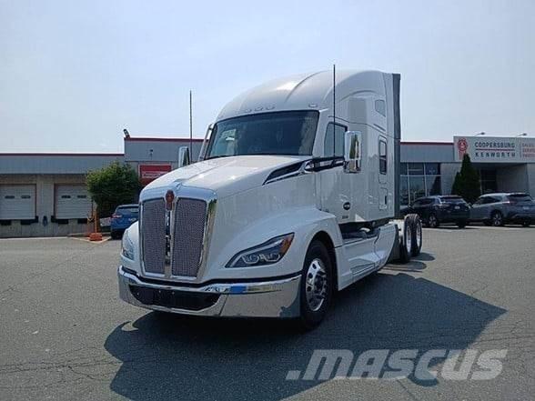 Kenworth T680 Тягачі
