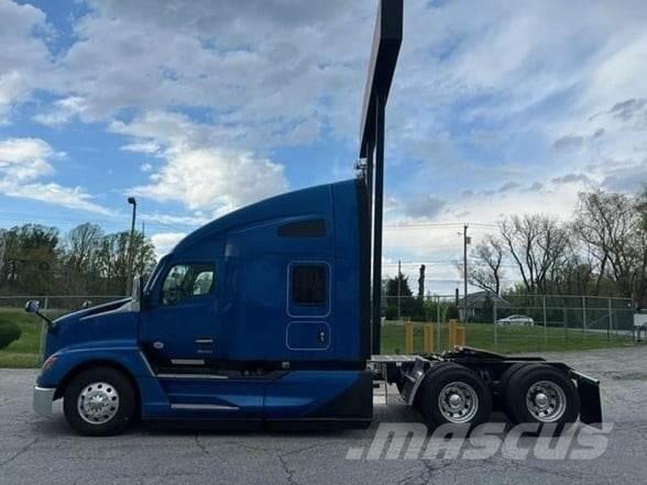Kenworth T680 Тягачі