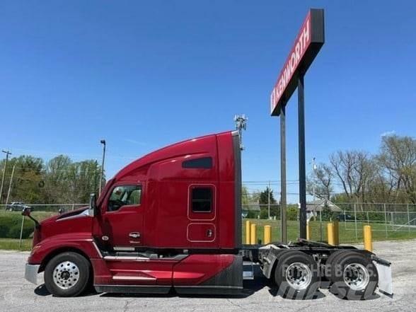 Kenworth T680 Тягачі