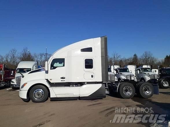 Kenworth T680 Тягачі