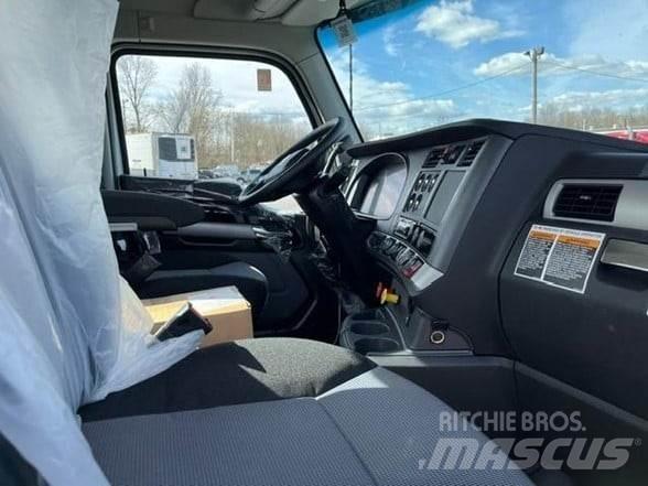 Kenworth T680 Тягачі
