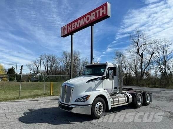 Kenworth T680 Тягачі