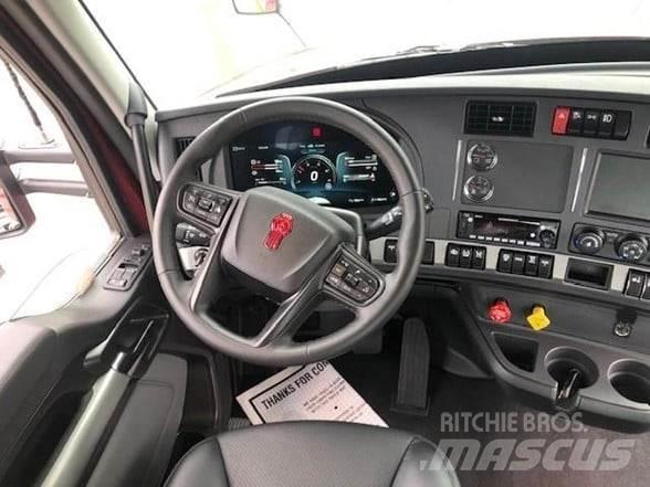 Kenworth T680 Тягачі