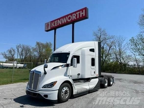 Kenworth T680 Тягачі