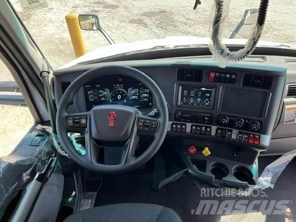 Kenworth T680 Тягачі