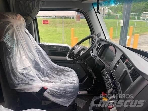 Kenworth T680 Тягачі