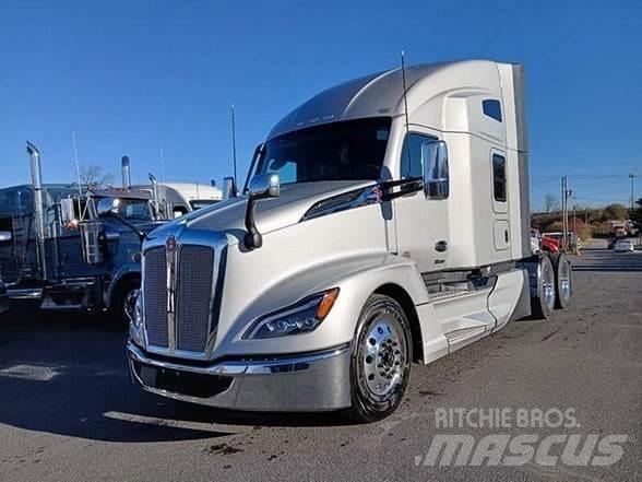 Kenworth T680 Тягачі