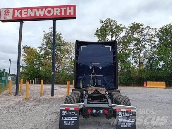 Kenworth T680 Тягачі