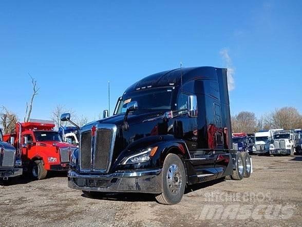 Kenworth T680 Тягачі