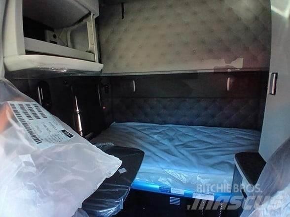 Kenworth T680 Тягачі