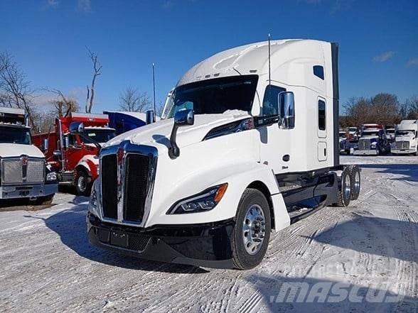 Kenworth T680 Тягачі