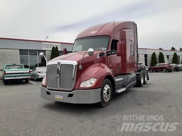 Kenworth T680 Тягачі