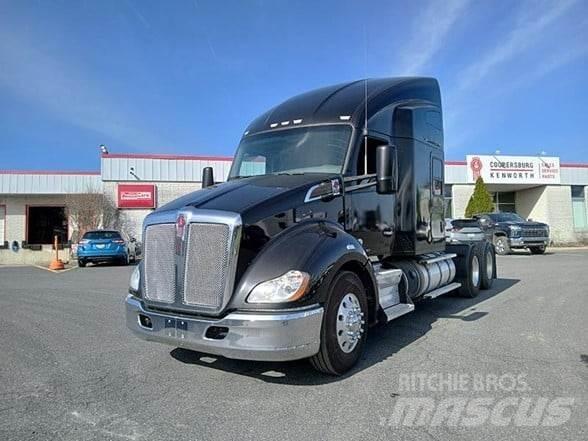 Kenworth T680 Тягачі