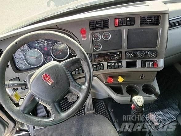 Kenworth T680 Тягачі