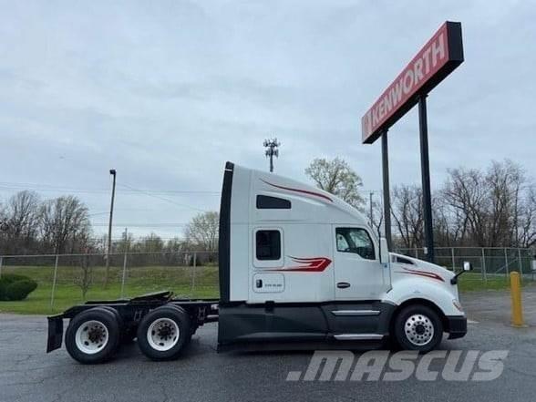 Kenworth T680 Тягачі