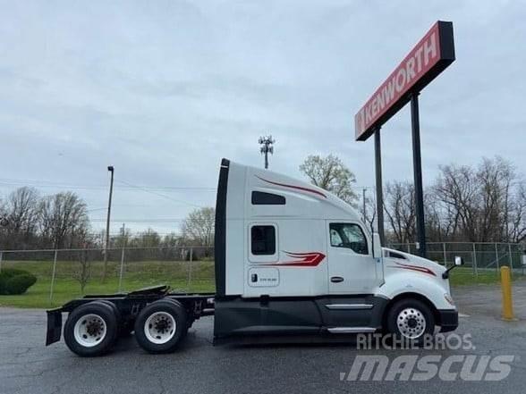 Kenworth T680 Тягачі