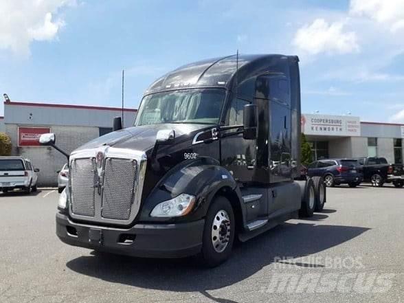 Kenworth T680 Тягачі